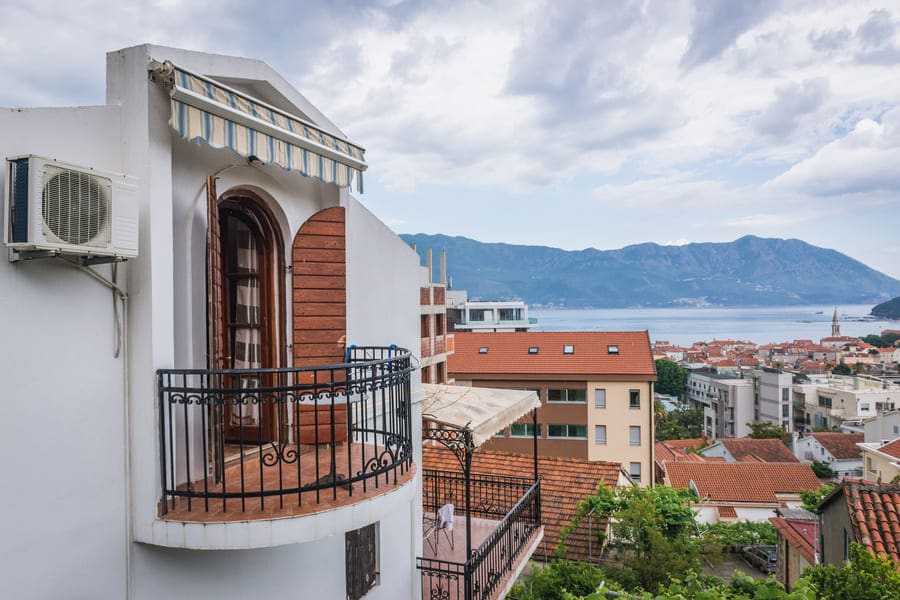 ВНЖ в Черногории в 2024 году при покупке недвижимости в Будве