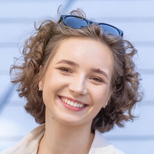 Клиентка Legal Immigration, которая получила визу визитера во Францию