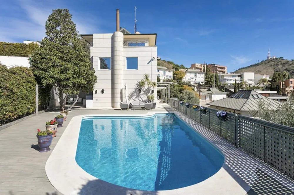 Как россиянам получить золотую визу в Испанию