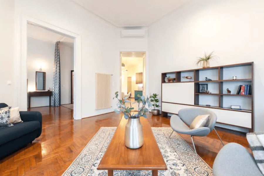 Как получить ВНЖ за покупку недвижимости в Венгрии