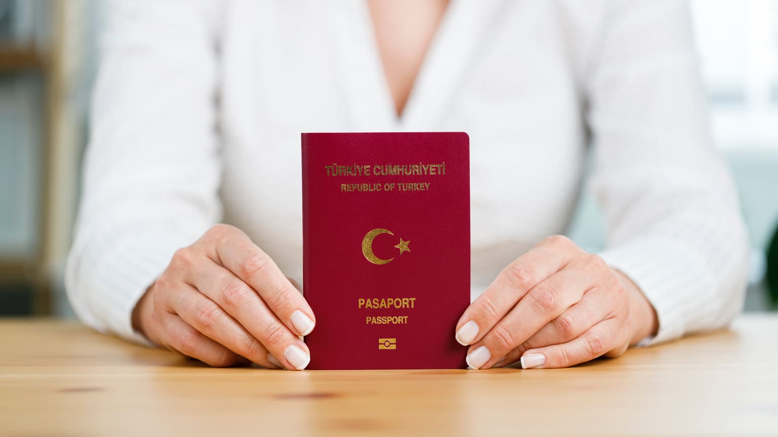 Как россиянам получить золотой паспорт