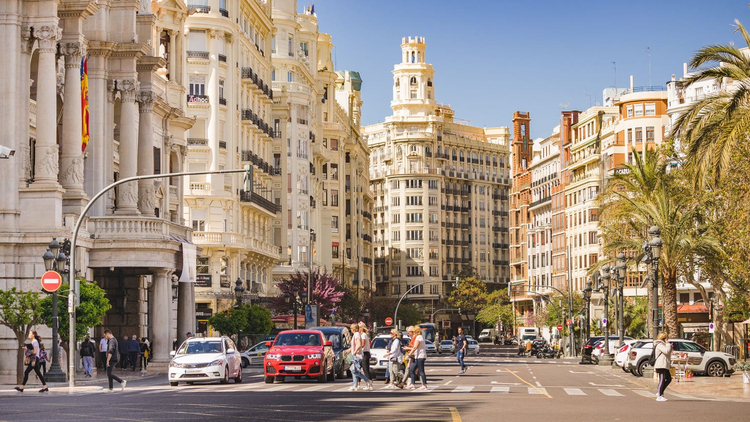 В какую страну переехать: Италия или Испания