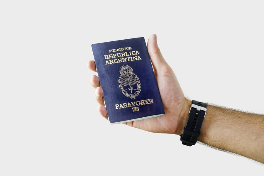 Аргентинский паспорт уже через полтора месяца получают дети, рожденные в стране