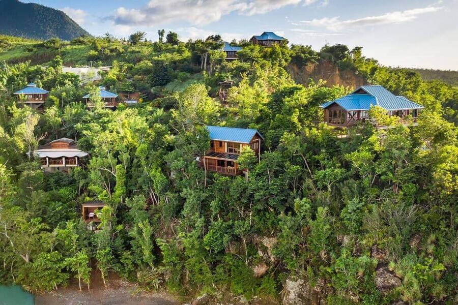 Апартаменты и виллы на вершине утеса с видом на море