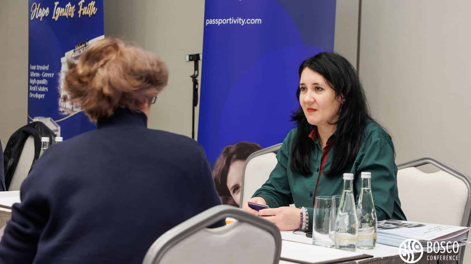 Юлия Веремьева и Елена Климовская представляют Legal Immigration на конференции InvestPro в Ташкенте, 2024 год