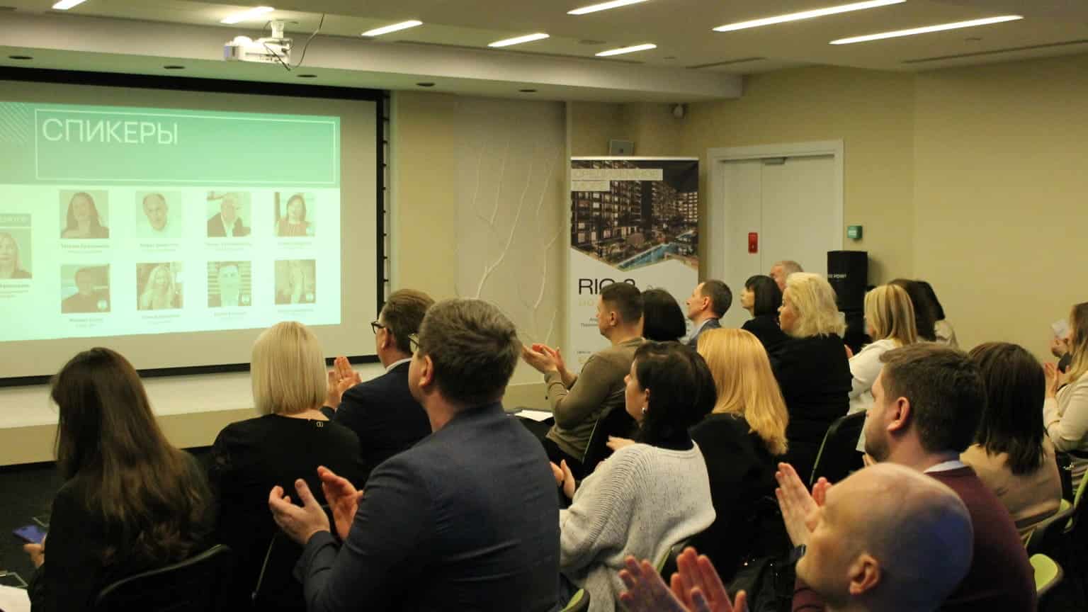 Юлия Веремьева и Елена Климовская представляют Legal Immigration на бизнес-бранче, чтобы обсудить инвестиции в недвижимость Турции