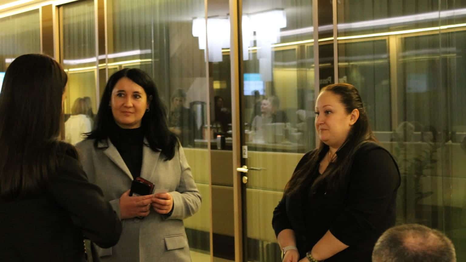 Юлия Веремьева и Елена Климовская представляют Legal Immigration на бизнес-бранче, чтобы обсудить инвестиции в недвижимость Турции