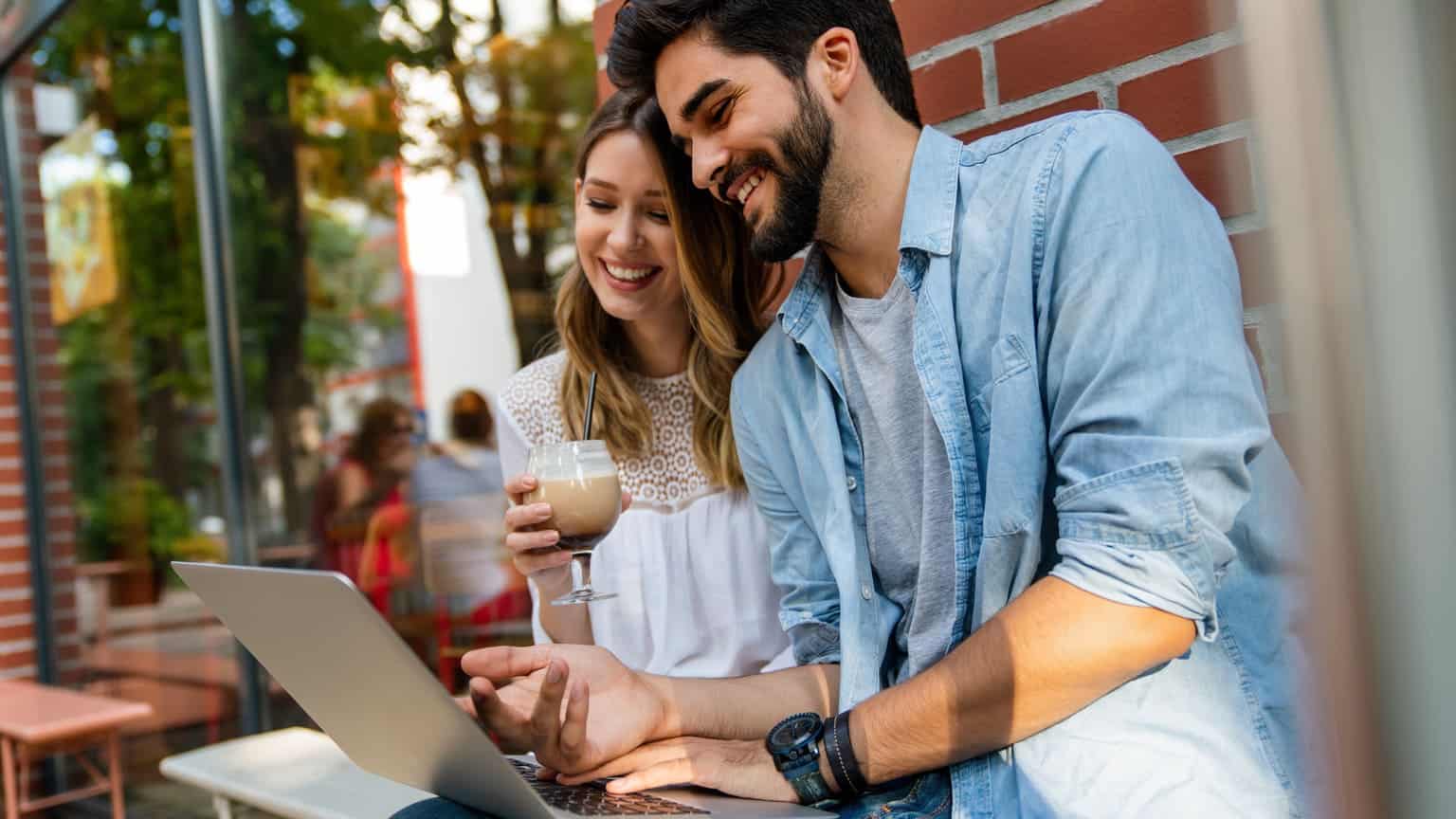 Отличия ВНЖ и ПМЖ и как получить каждый статус