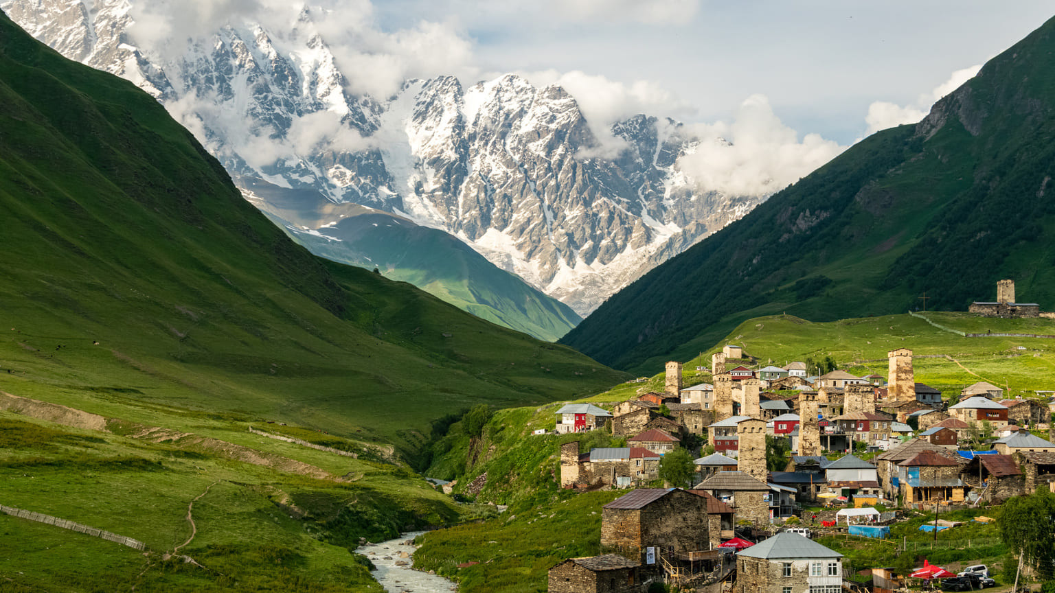 5 стран, куда россиянам поехать без визы летом 2025