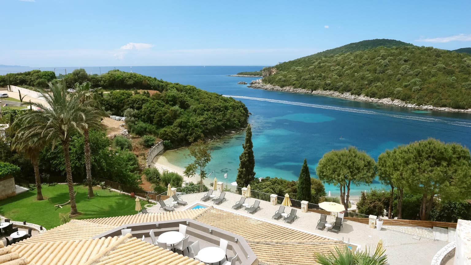 Недвижимость в Греции у моря