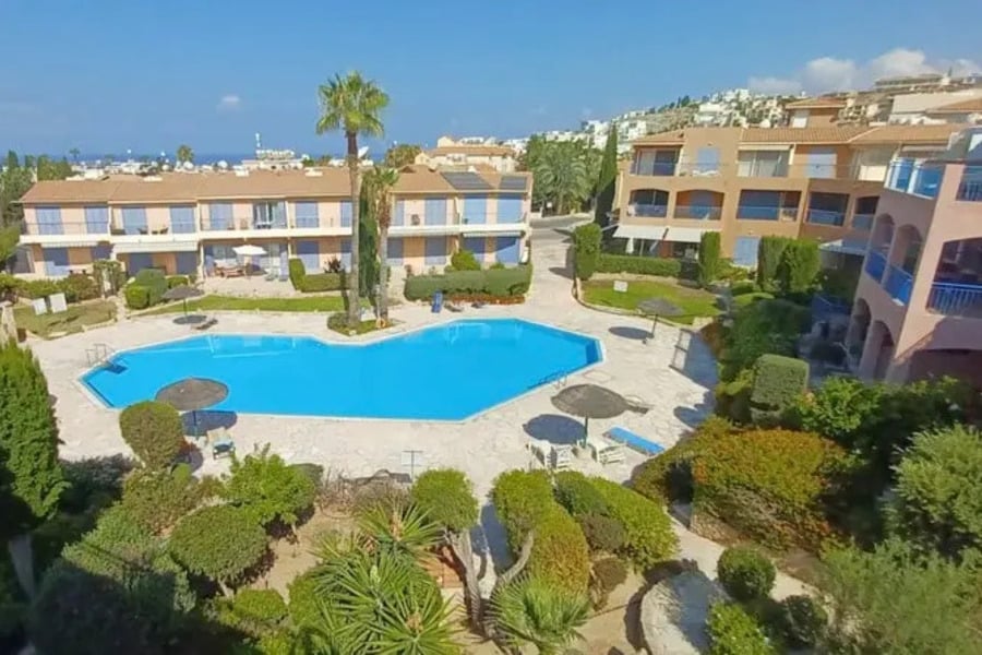 Как купить недвижимость у моря в Афинах