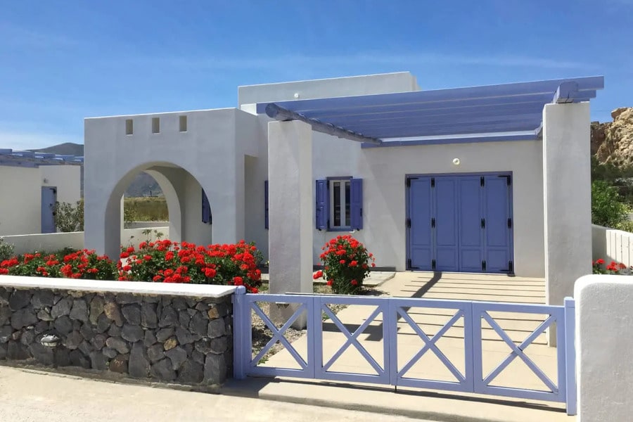 Как купить недвижимость у моря на Санторини